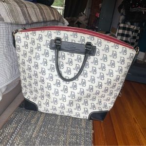 Dooney and Bourke Black and White Large Bag Excellent Condition. Open to offer!
